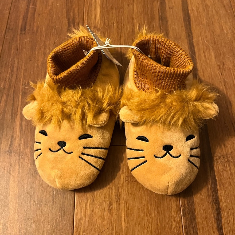 Lion head winter socks slipper moccasin